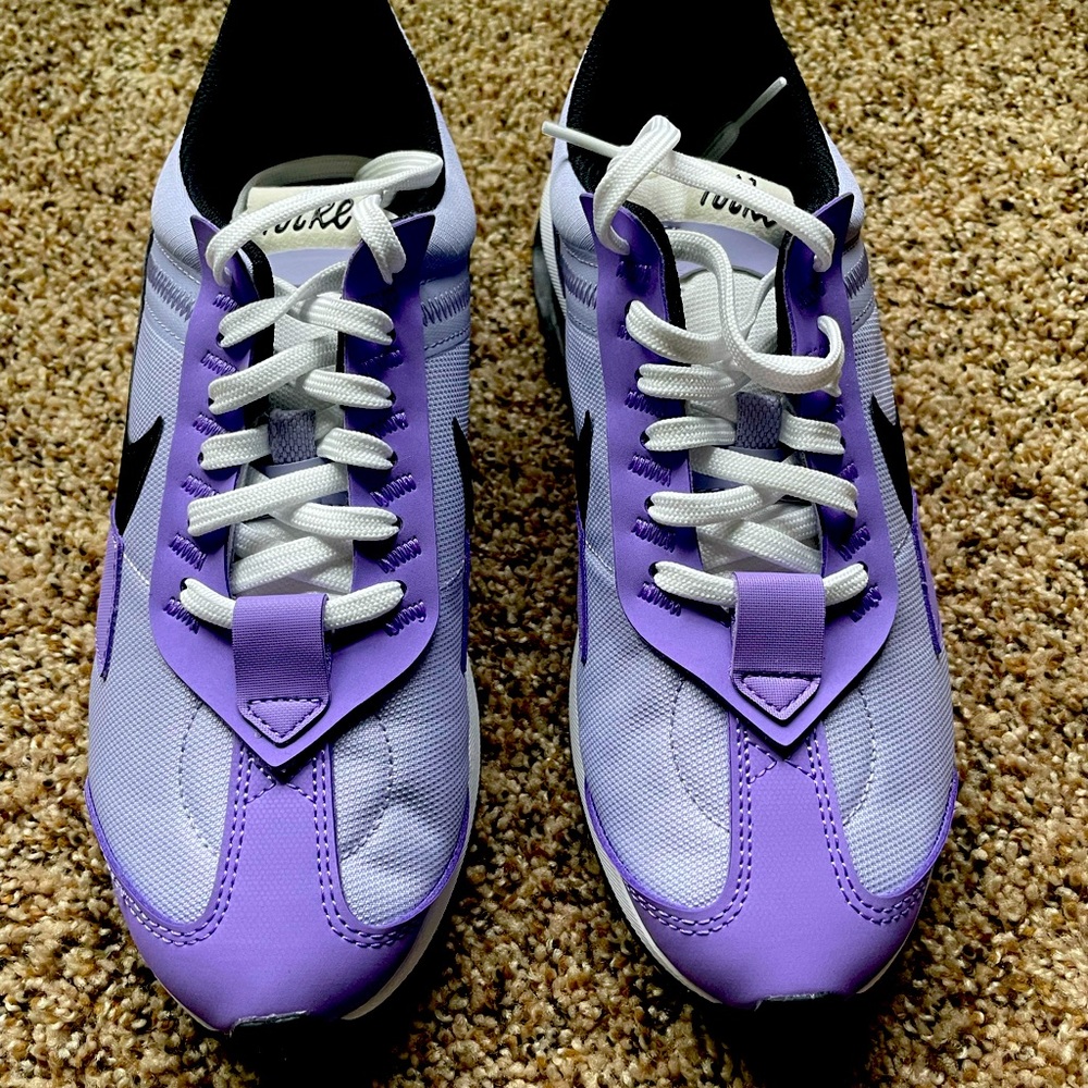 Nike air max pre-day purple dawn. Women’s size 8